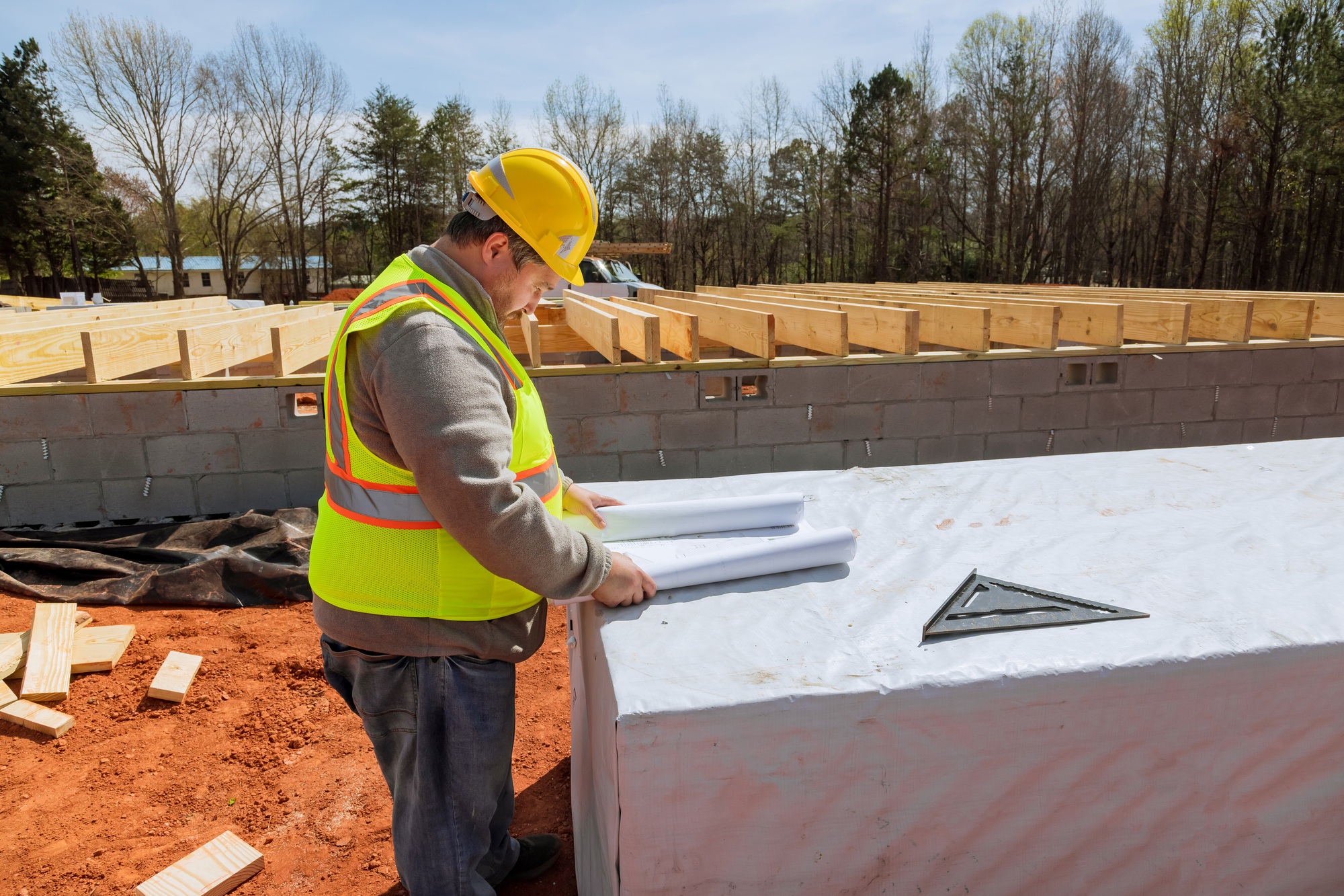 A build engineer experienced in construction safety and works on construction sites on a regular